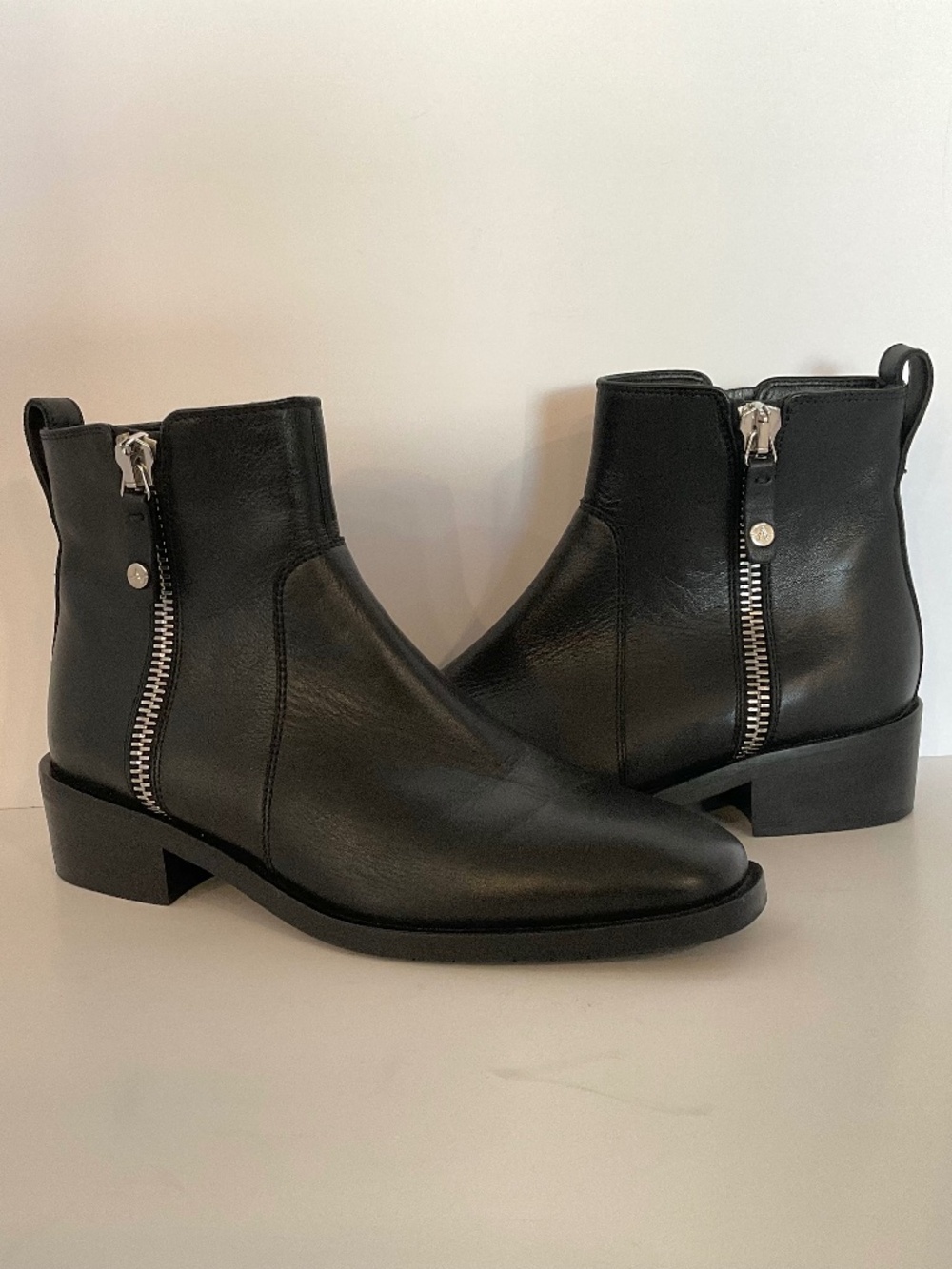 AQUATALIA Colbie Weatherproof Booties in Italian Black Leather Size 8 LIKE NEW - Picture 6 of 14